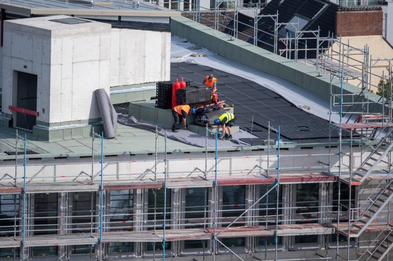 commercial roofing contractor